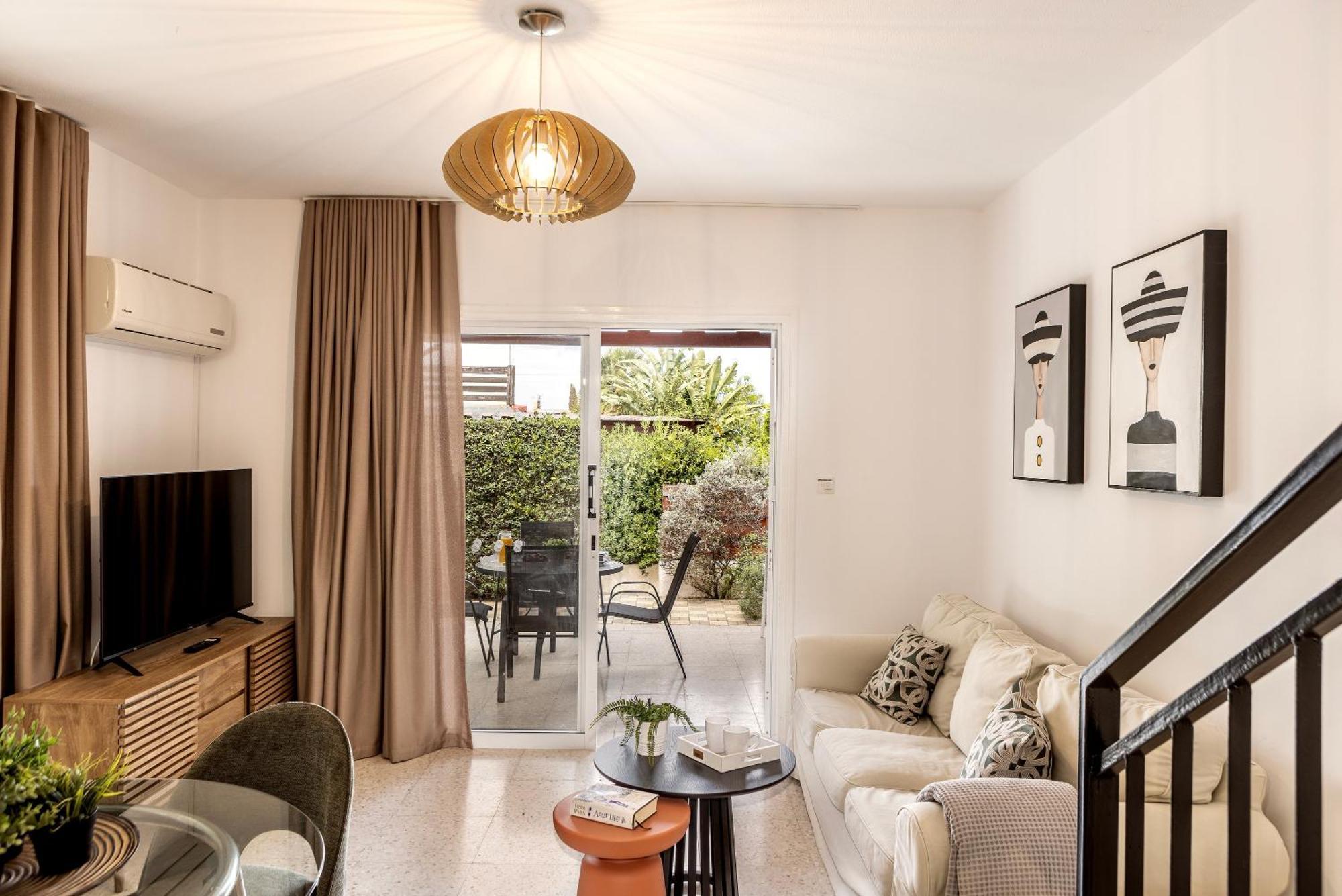 Larnaca Villa Marina Менеоу Экстерьер фото