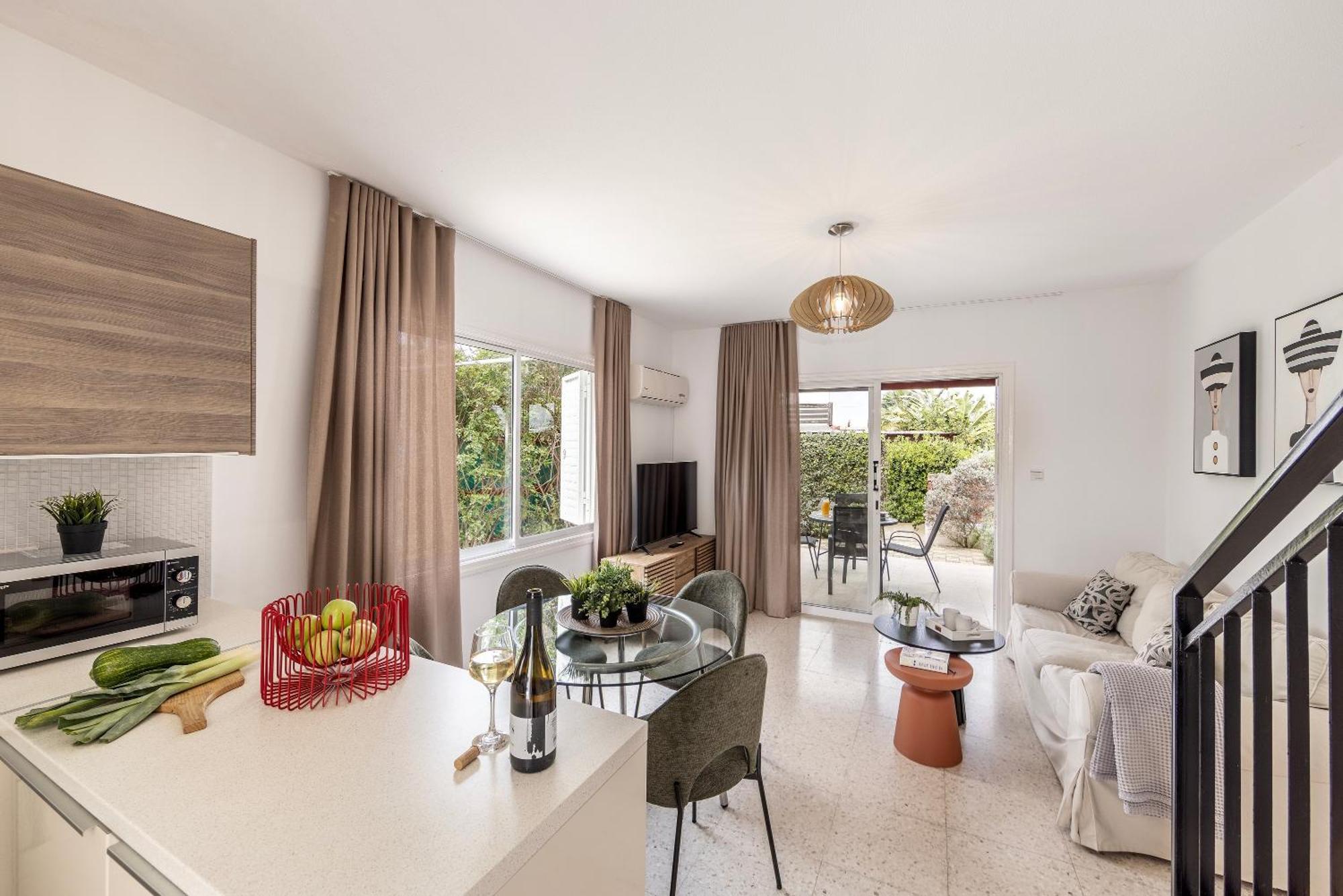 Larnaca Villa Marina Менеоу Экстерьер фото