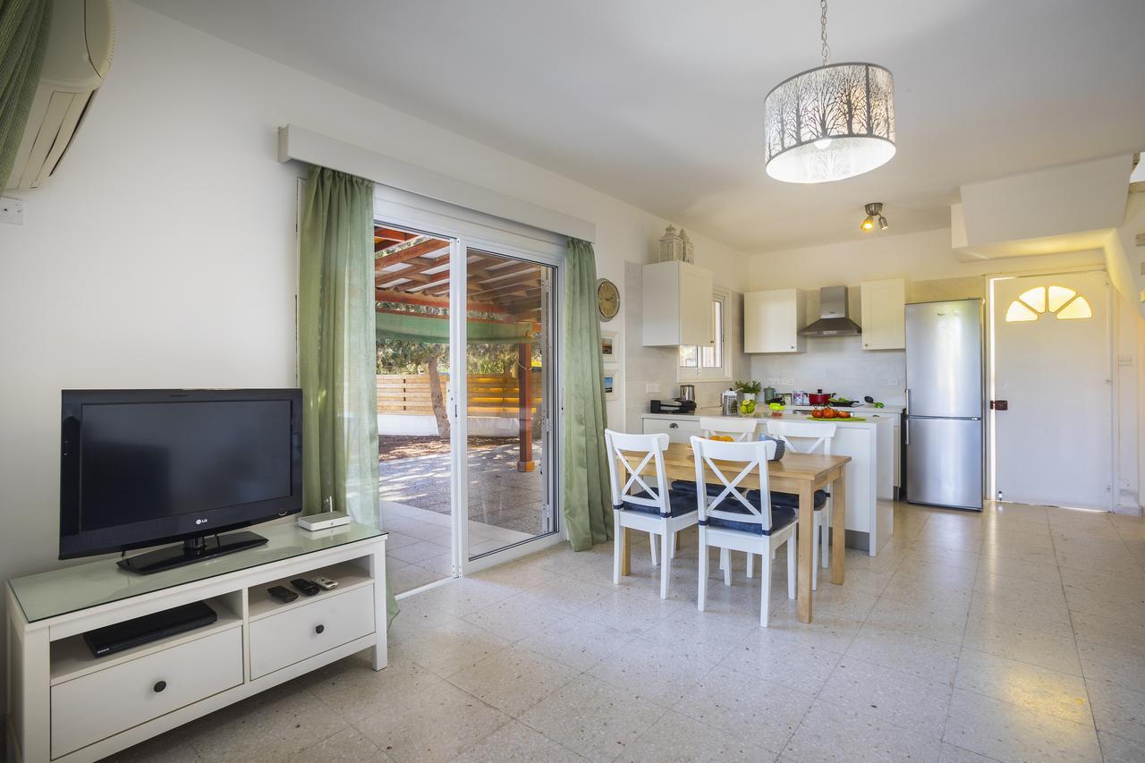 Larnaca Villa Marina Менеоу Экстерьер фото
