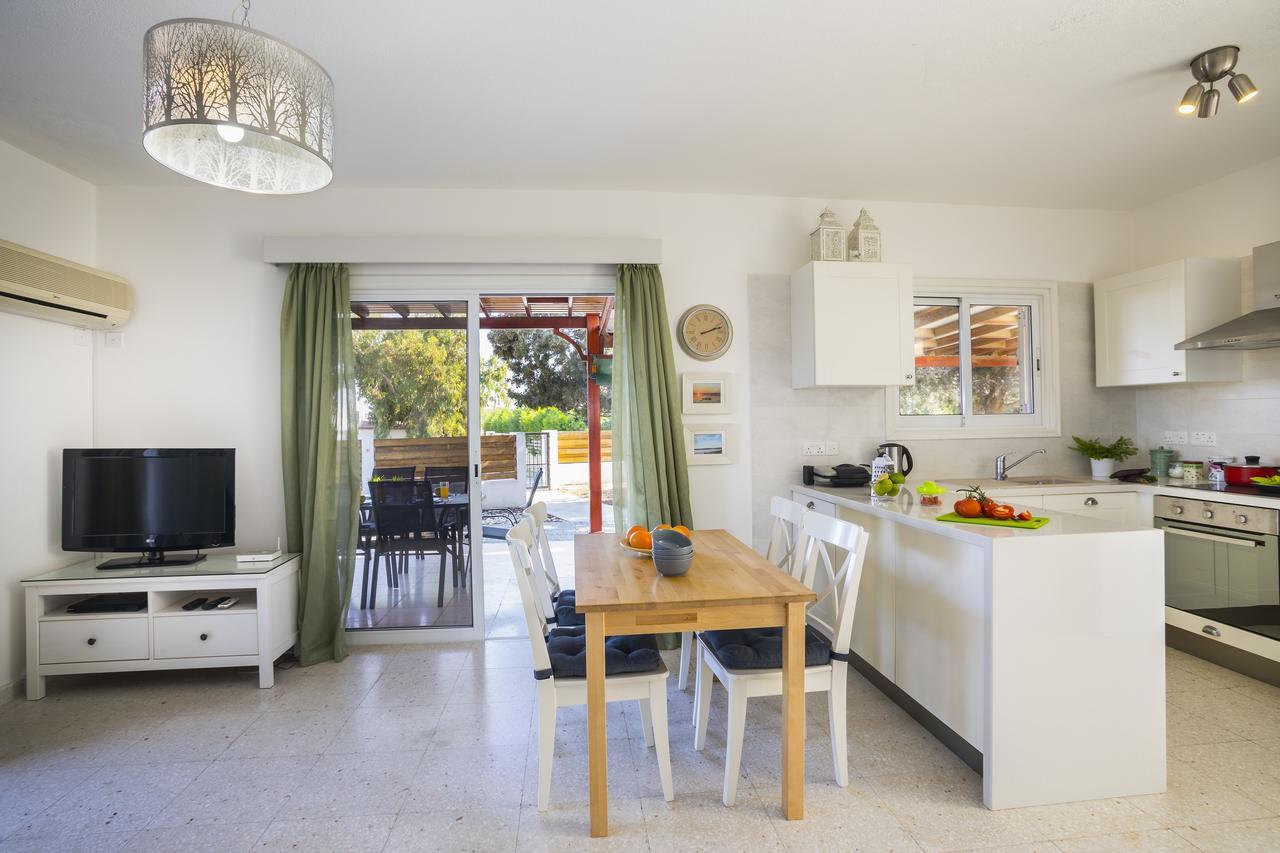 Larnaca Villa Marina Менеоу Экстерьер фото
